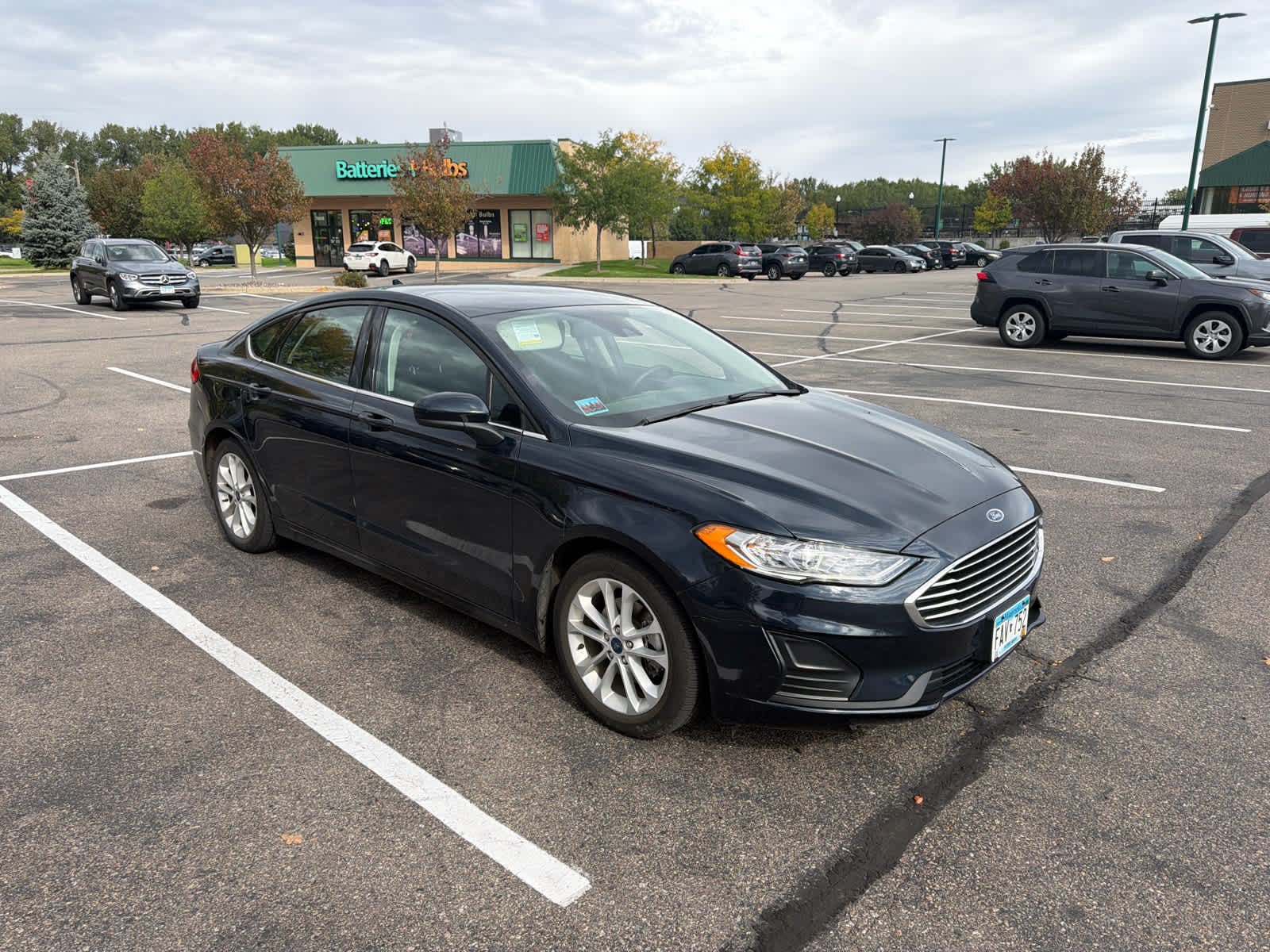 Used 2020 Ford Fusion SE FWD image 7
