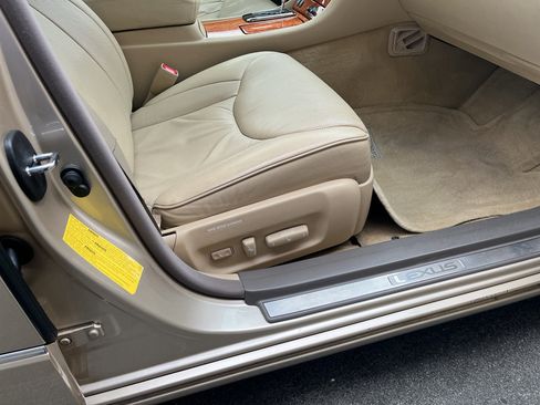 Used 2005 Lexus LS 430 RWD image 12