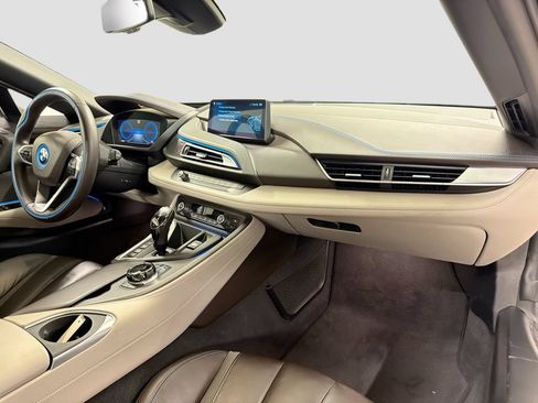 Used 2019 BMW i8 Roadster AWD/4WD image 28