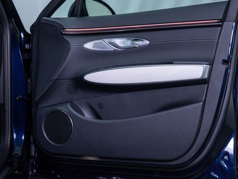 New 2026 Genesis GV70 2.5T Advanced image 10