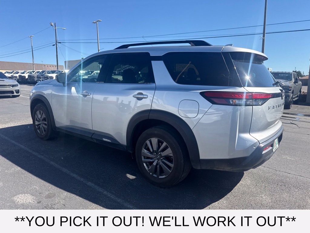 Used 2024 Nissan Pathfinder SV FWD image 4