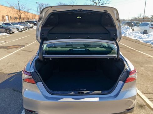 Used 2022 Toyota Camry LE w/ Carpet Mat Package (TMS) FWD image 54