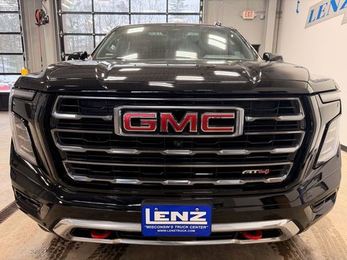 Used 2025 GMC Yukon XL AT4 w/ AT4 Premium Package AWD/4WD image 3
