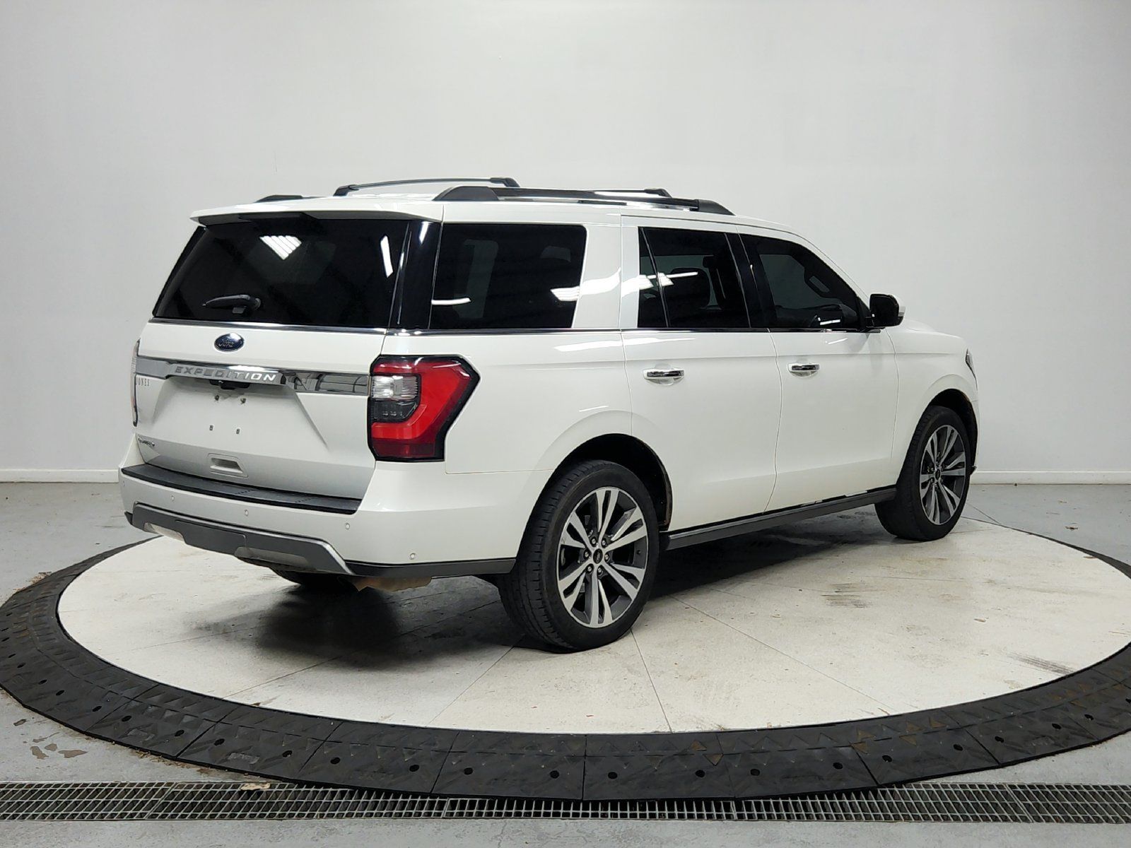 Used 2021 Ford Expedition Limited AWD/4WD image 8