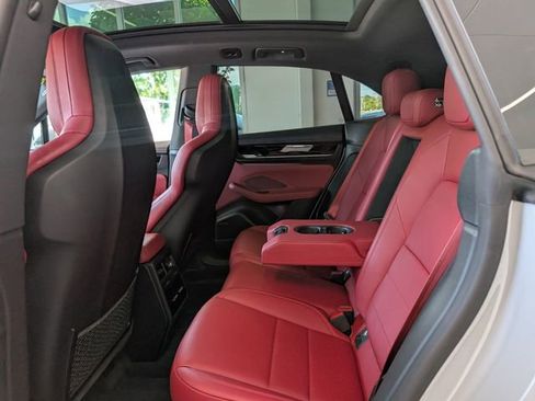 Used 2024 Porsche Macan 4 Electric AWD/4WD image 8