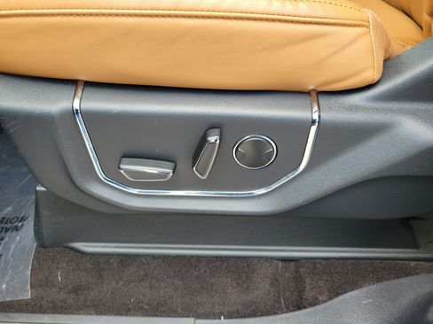 Used 2023 Ford Expedition Max Platinum RWD image 13