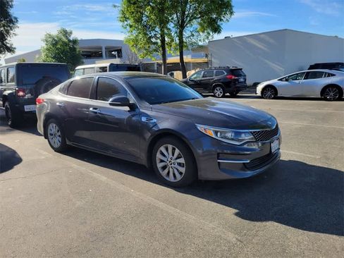 Used 2018 Kia Optima EX image 9