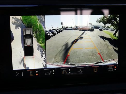 Used 2025 GMC Sierra 3500 AT4 w/ AT4 Premium Plus Package image 27