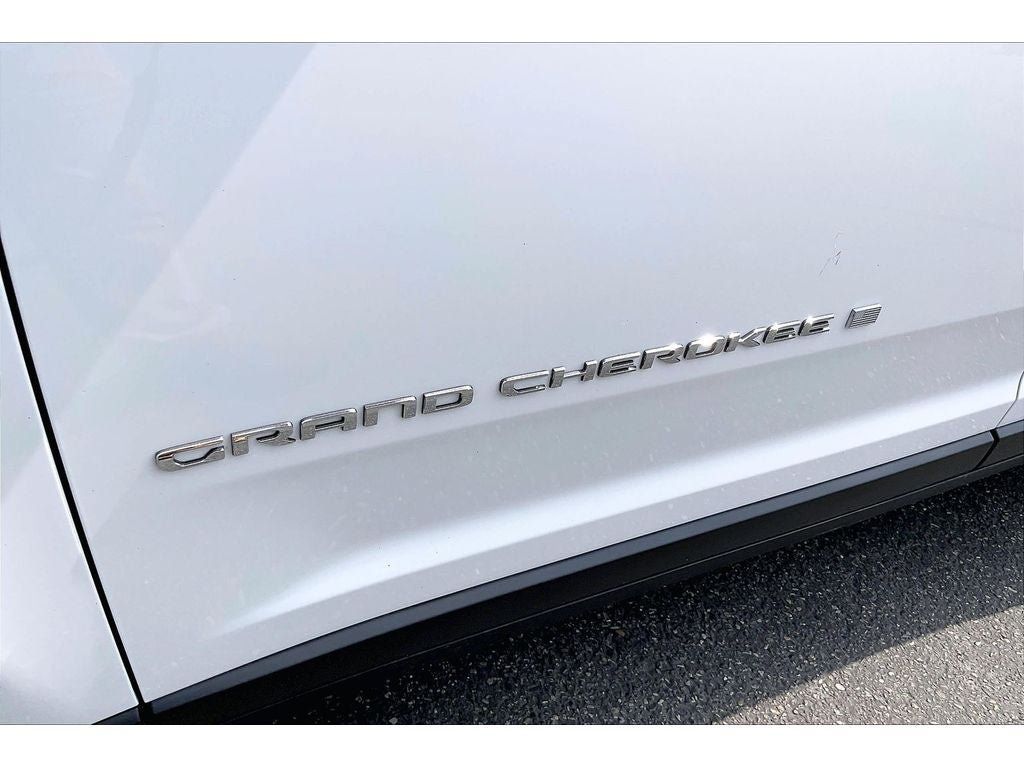 Used 2023 Jeep Grand Cherokee L Limited AWD/4WD image 33