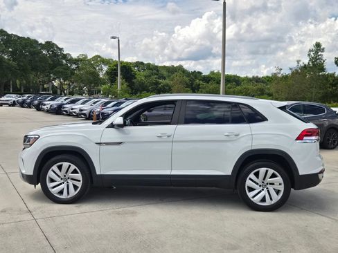 Used 2021 Volkswagen Atlas Cross Sport SE w/ Panoramic Sunroof Package FWD image 3