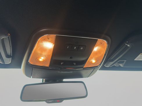 Used 2019 Chrysler 300 S RWD image 18