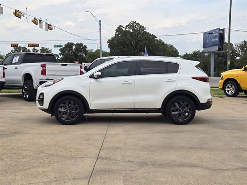 Used 2021 Kia Sportage S image 3