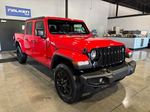 Used 2022 Jeep Gladiator Sport AWD/4WD image 4