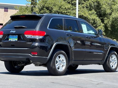 Used 2015 Jeep Grand Cherokee Laredo w/ Quick Order Package 23E AWD/4WD image 3