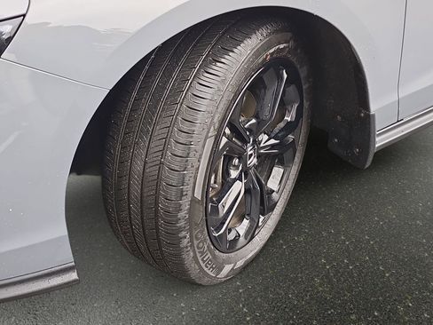 Used 2025 Honda Accord SE image 31