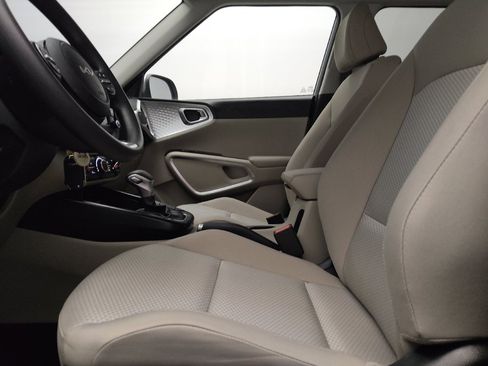 Used 2025 Kia Soul LX FWD image 17