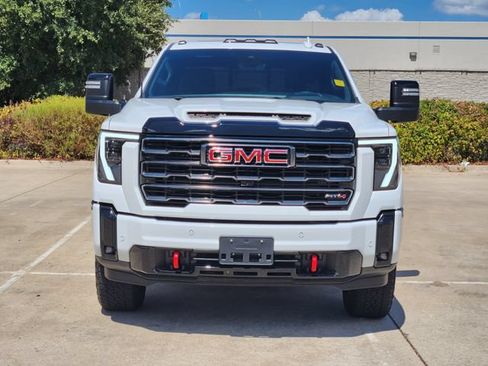 Used 2025 GMC Sierra 2500 AT4 w/ AT4 Premium Plus Package AWD/4WD image 2