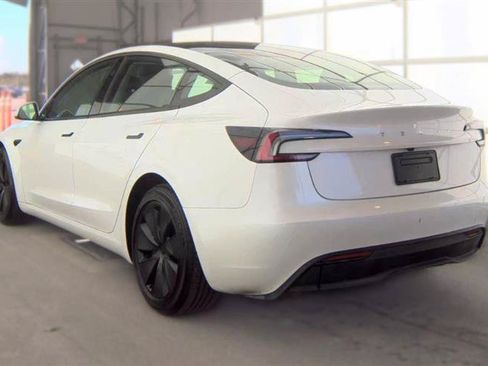 Used 2024 Tesla Model 3 Standard Range RWD image 8