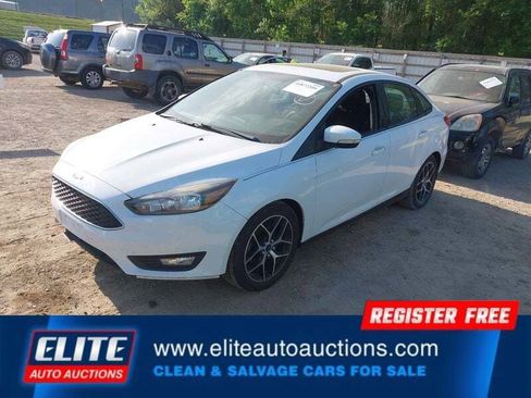 Used 2017 Ford Focus SEL FWD image 4