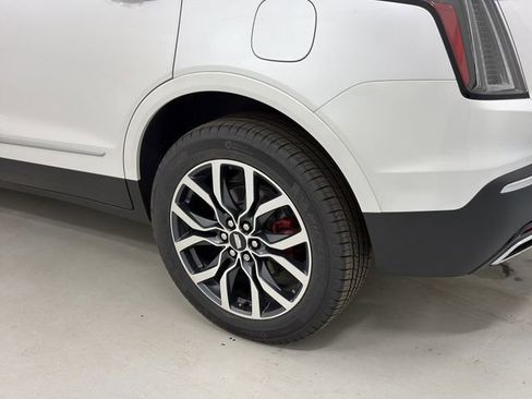 New 2025 Cadillac XT5 Sportv w/ LPO, Floor Liner Package image 18