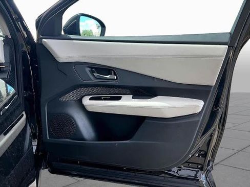 Certified 2023 Nissan Ariya FWD image 21