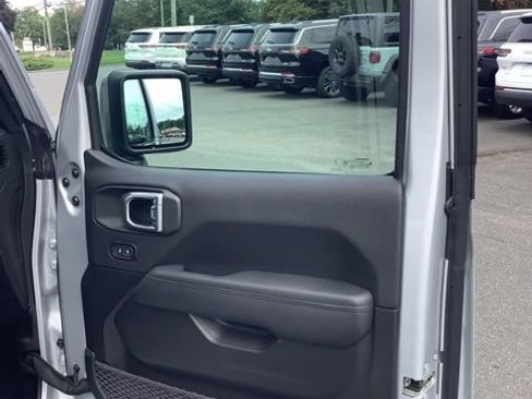 Certified 2023 Jeep Wrangler Unlimited Sahara AWD/4WD image 30