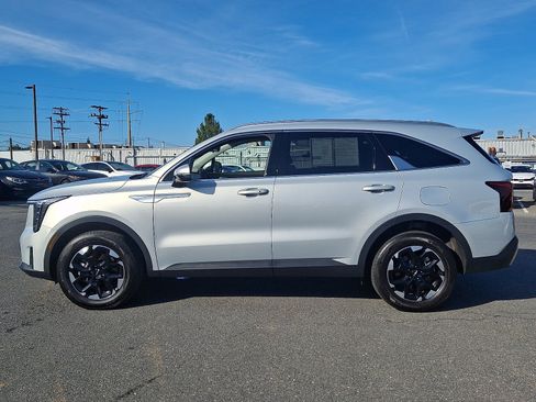 Used 2026 Kia Sorento S AWD/4WD image 7