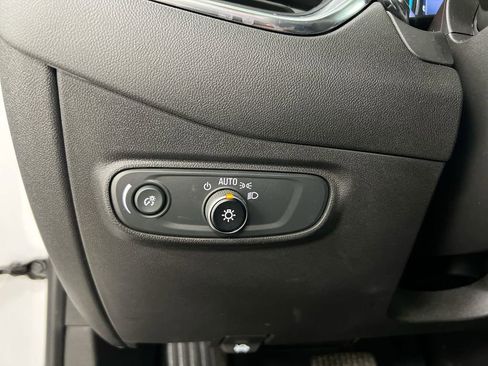 Used 2024 Chevrolet Equinox LS w/ LS Convenience Package image 18