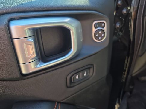 Used 2023 Jeep Gladiator Mojave w/ Cold Weather Group AWD/4WD image 38