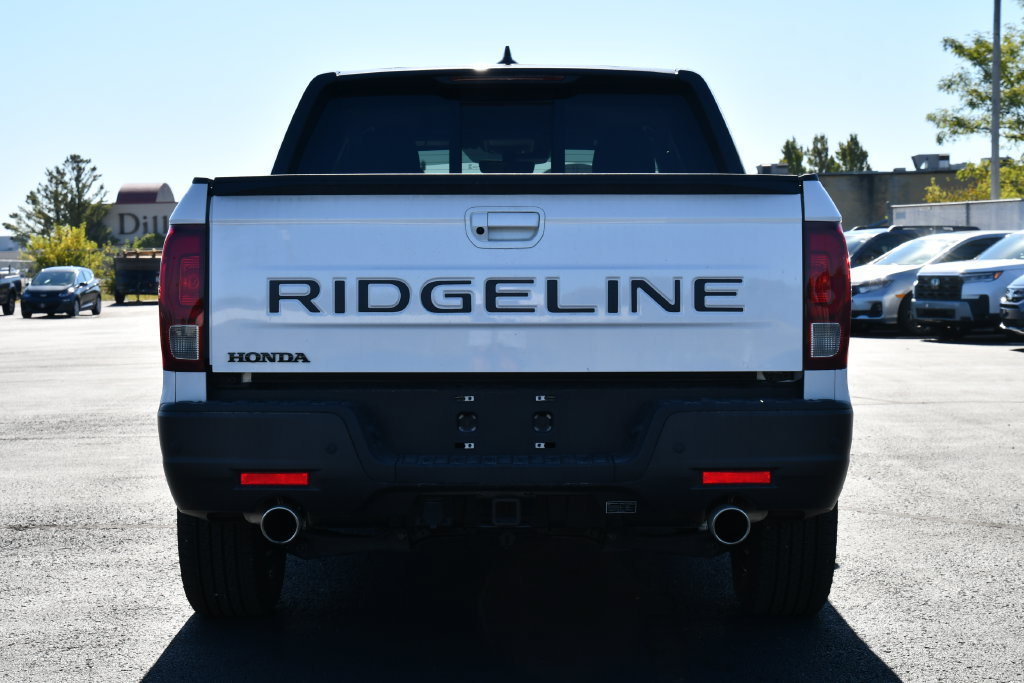 Used 2026 Honda Ridgeline Black Edition image 6