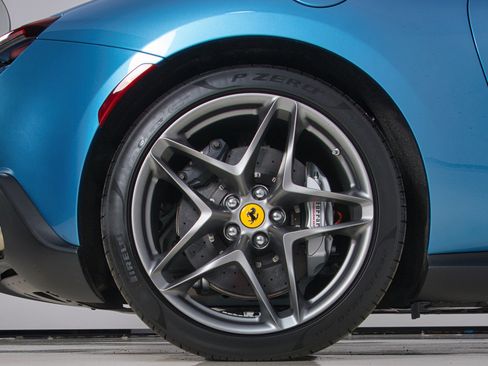 Certified 2025 Ferrari Roma Spider RWD image 21