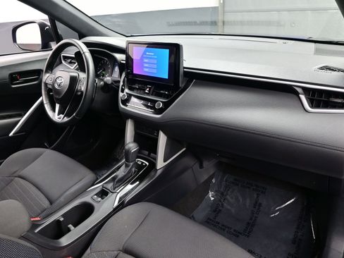 Used 2024 Toyota Corolla Cross SE w/ Moonroof Package image 16