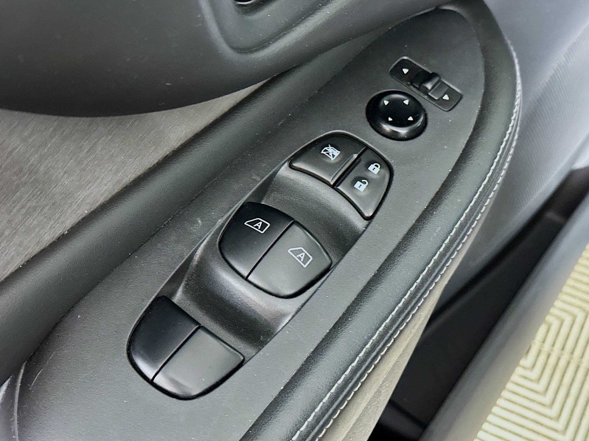 Used 2023 Nissan Murano SV w/ SV Midnight Edition Package AWD/4WD image 17