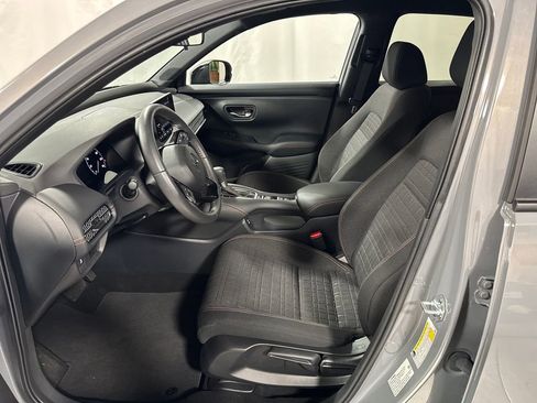 Used 2024 Honda HR-V Sport image 3