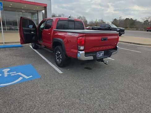Used 2016 Toyota Tacoma TRD Off-Road image 7