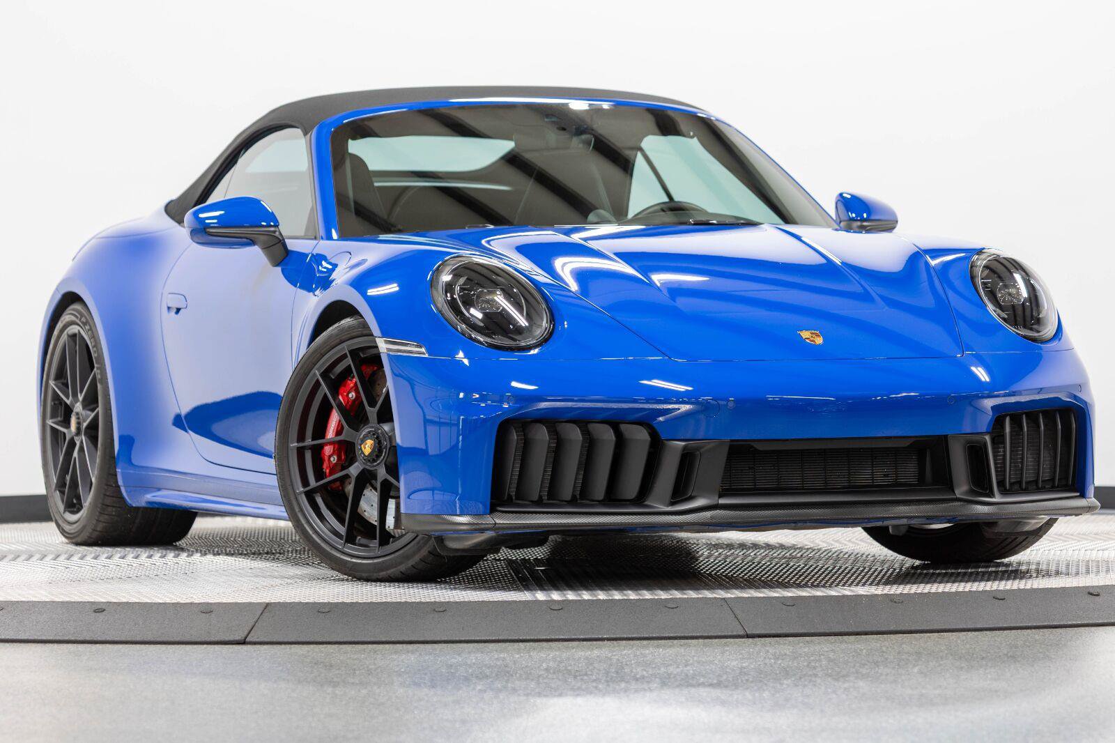 Used 2026 Porsche 911 Carrera 4 GTS AWD/4WD image 1