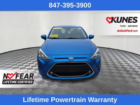 Used 2019 Toyota Yaris LE image 2