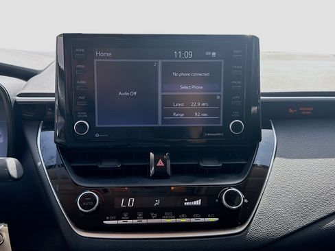 Used 2022 Toyota Corolla LE FWD image 12