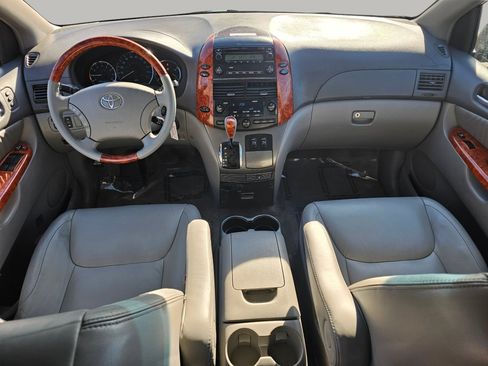 Used 2007 Toyota Sienna XLE Limited image 2