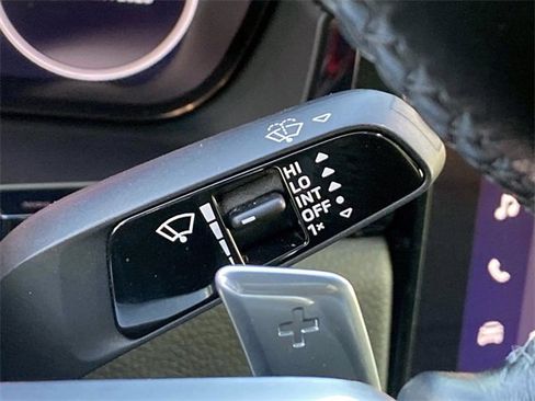 Used 2022 Porsche Cayenne Platinum Edition image 21