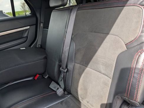 Used 2019 Ford Explorer XLT w/ Equipment Group 202A image 9