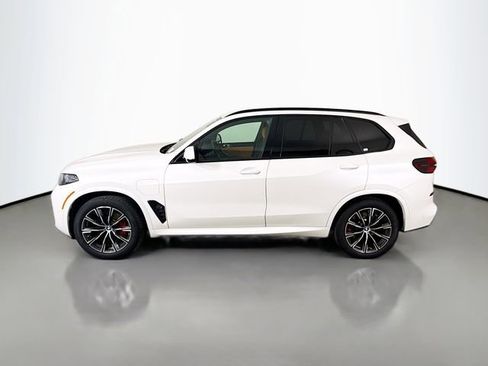 Used 2024 BMW X5 xDrive50e w/ M Sport Package image 4