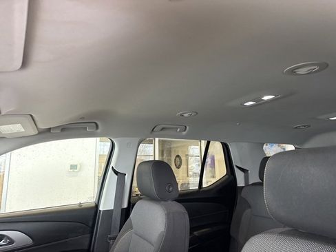 Used 2018 Chevrolet Traverse LT image 21
