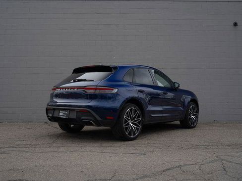 Certified 2026 Porsche Macan AWD/4WD image 7