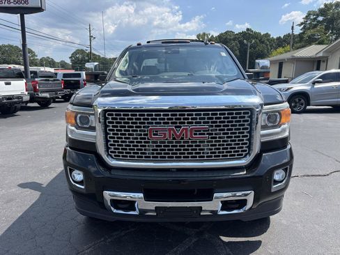 Used 2015 GMC Sierra 2500 Denali w/ Duramax Plus Package AWD/4WD image 2
