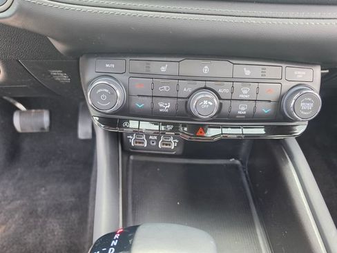 Used 2024 Dodge Durango SXT w/ SXT Blacktop Group AWD/4WD image 20