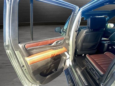 Used 2023 GMC Yukon XL Denali Ultimate image 29