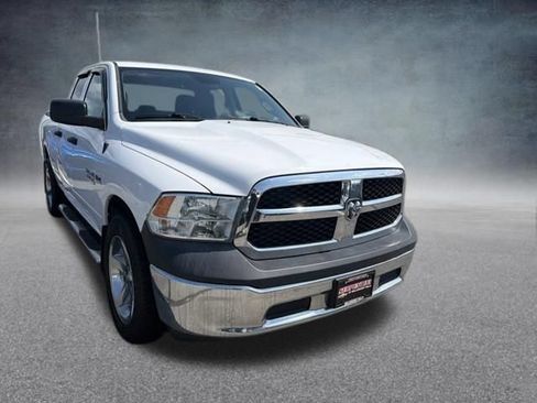 Used 2017 RAM 1500 ST w/ SXT Appearance Group AWD/4WD image 4