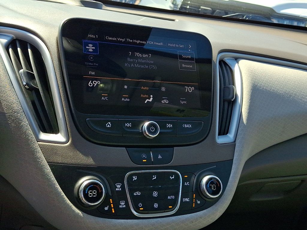Used 2023 Chevrolet Malibu LT FWD image 28