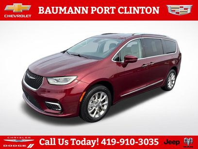 Used 2021 Chrysler Pacifica Touring-L w/ Premium & Safety Sphere Group